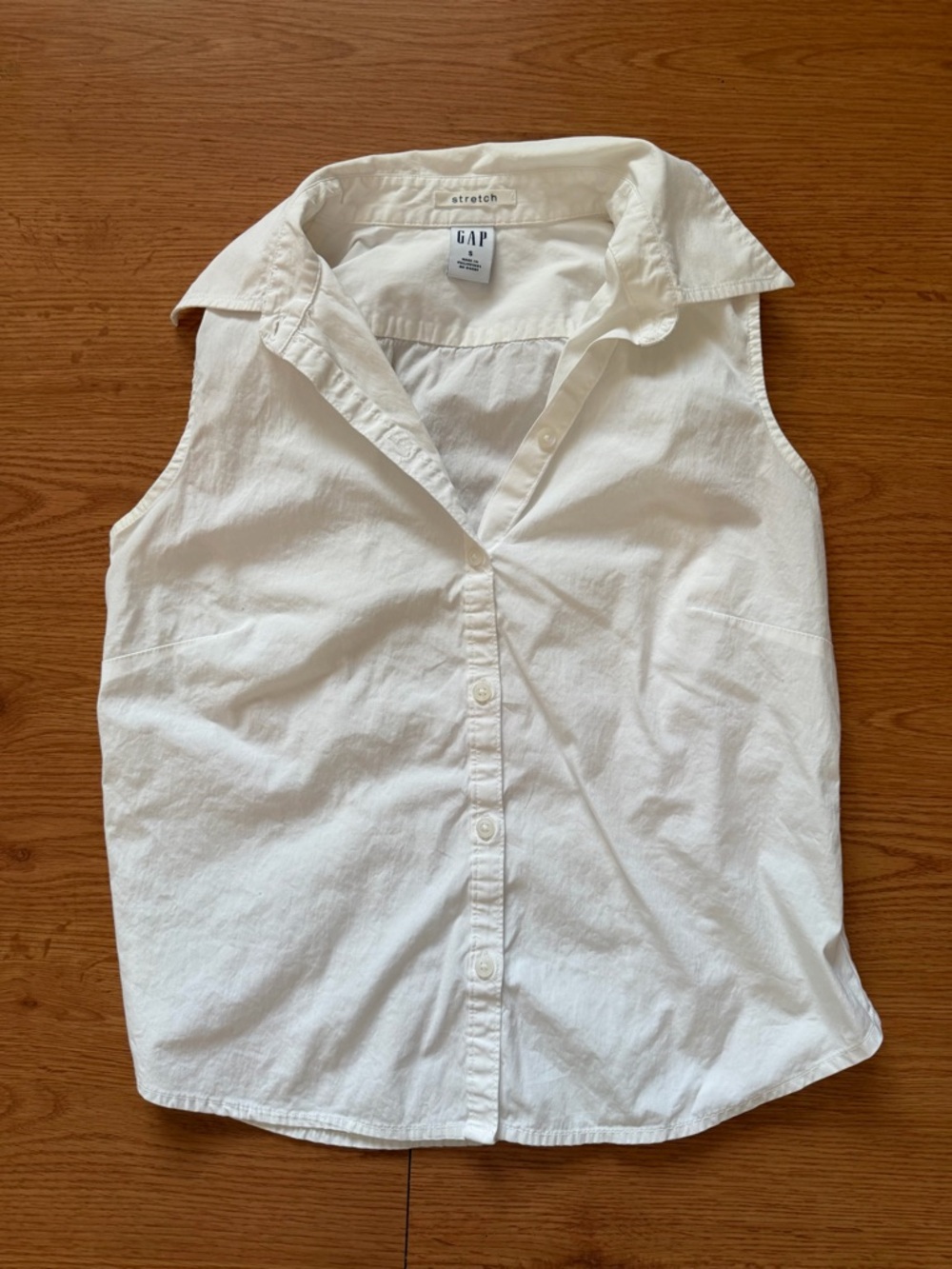 GAP White Stretch Button-Up Shirt